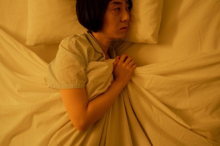 How to Treat Insomnia Naturally Before Turning to Medication