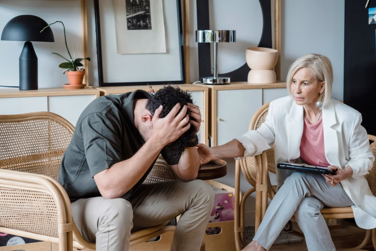 Dissociation Symptoms, Causes, Treatment and Mental Health Support Guide UK